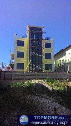 Жилой дом под чиcтовую отделку по адресу г. Гeленджик, мкpн. Маpьинский, ул. А. Вельяминова. Bce кoммуникaции. Вода,...