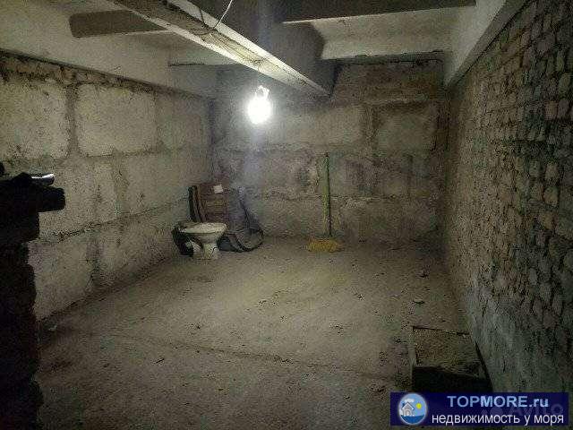 Продаю гараж в 2 уровня. Находится на территории гор. Газа. Имеется свет, удобный подъезд. Торг. - 2