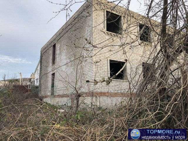 Не достроенный дом 2-х этажный недалёко от моря. угловой участок ул. Рублева- ул. Кустодиева 6 соток. С документами. - 1