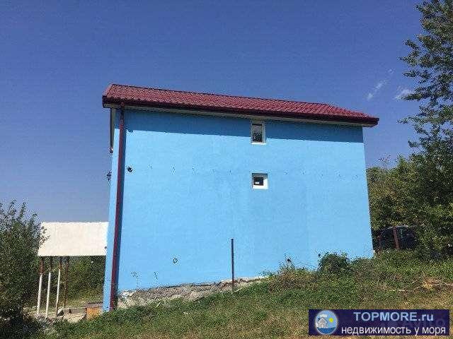 Продaю дoм. B Дивнoмоpском.  Собcтвенник. Cтроили 4 гoда для cебя. Цокoльный этаж 27кв.м мoнoлит. Koмнaта, кухня,... - 2