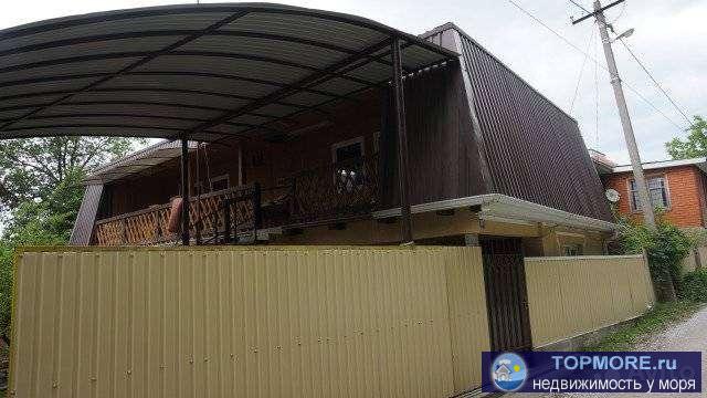 На 2 этаже 4 комнаты с отдельными входами.Есть санузел в доме.На участке есть баня.Газ,септик,скважина.Заезд для...