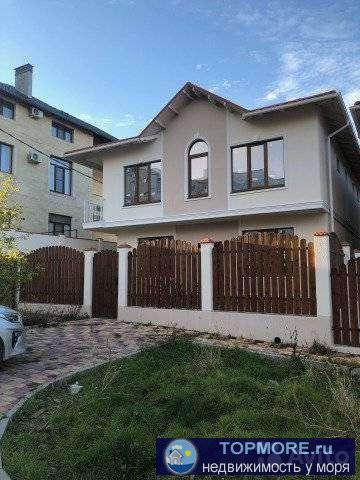 Продажа / Дома и коттеджи, Геленджик, Луначарского улица, 8 600 000 р. Продам дом общей площадью 120 кв.м. , в двух уровнях. 1этаж: кухня гостиная 31кв.м., комната 11кв. м., и с/у 5кв.м.;...