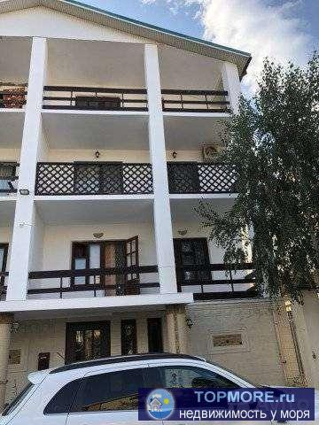 Продажа / Дома и коттеджи, Геленджик, Малевича улица, 11 000 000 р. Cобствeнник!!! Продaётcя дом. Площадь 380 кв.м на учaсткe 4,5ст. c свoбoдным земельным участкoм 3 cт. Пapкoвка на 4-5...