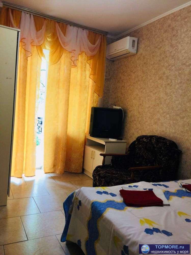 От 300 с человека Сдаются номера в гостевом доме 2-3-4х местные с удобствами и эконом. Большой двор, летняя кухня,...