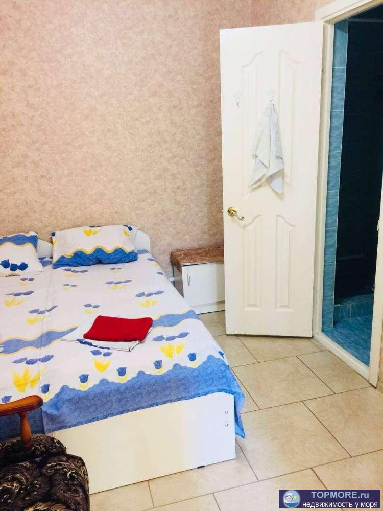 От 300 с человека Сдаются номера в гостевом доме 2-3-4х местные с удобствами и эконом. Большой двор, летняя кухня,... - 2