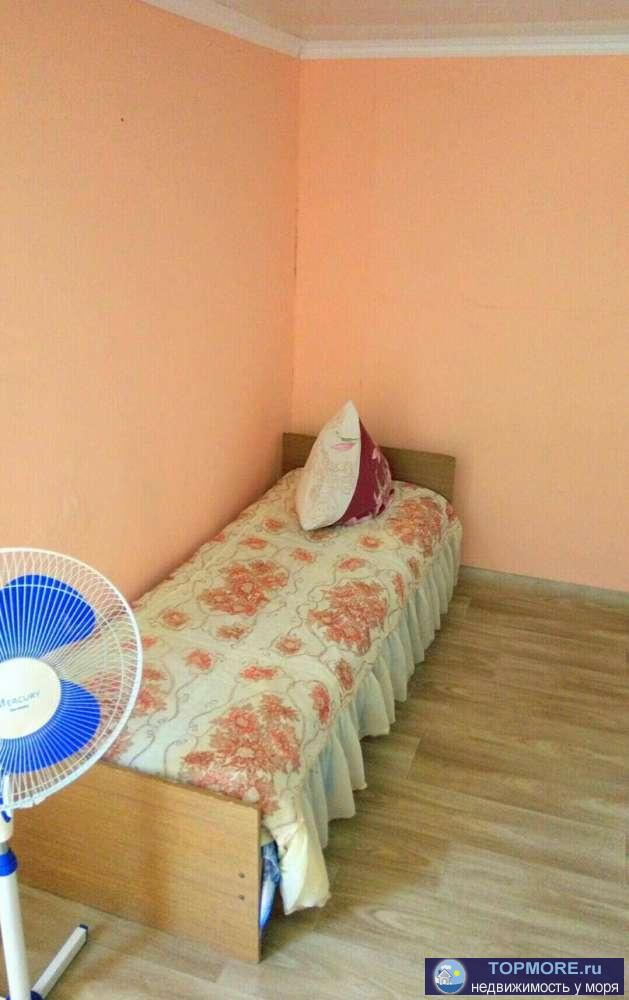 Продажа / Дома и коттеджи, Геленджик, Островского улица, 300 р. Сдам комнату для двух человек по суточно, не далеко от моря, с ровной местностью, не дорого. Цена реальная. В комната... - 2