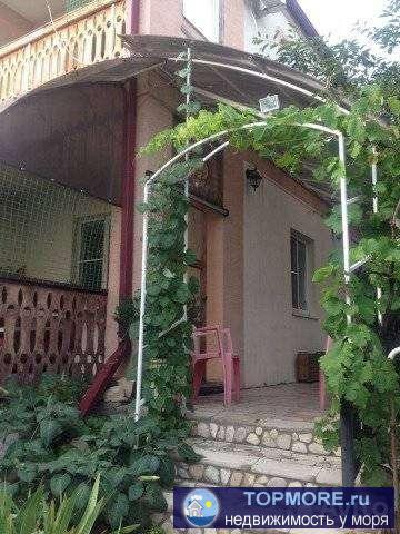 Хороший 3-х этажный дом в экологически чистом районе города Геленджика. Рядом сосновый лес, до моря 2 км.  В доме 3... - 1