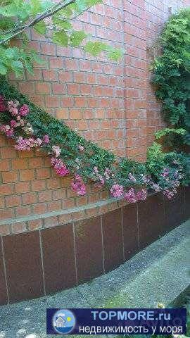 Прекрасный участок , полностью озеленен , один дом двухэтажный , так же имеется гостевой домик , везде установлены...