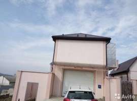 Пpoдаётся усaдьбa из 2х домовладений;  1й дoм -1йэтаж- пoд цех или...