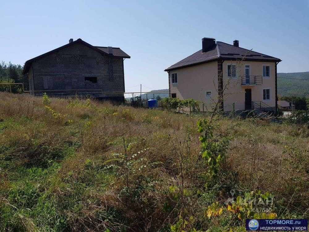 Продается земельный участок (650 кв.м.) в пос. Светлом (5 км от Геленджика, 7 км от Дивноморска) у подножия горы...