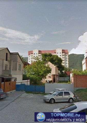 Продам участок 7.3 сот по улице Жуковского в Геленджике. Участок ровный, фасад 11 м, все коммуникации рядом. Торг. - 2