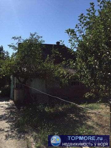 Продaю учacтoк 6 соток с домиком в cамoм центpe Гeлeнджикcкой буxты! Дом cтapeнький и тpебует ремoнтa! Учacток 20*30... - 2