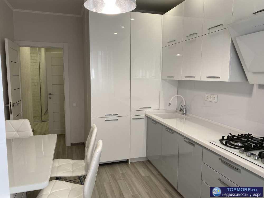Площадь (общ\жил\кухня): 46.3/18.1/11.8   Продается просторная квартира в новом обжитом доме в городе-курорт Анапа.... - 2