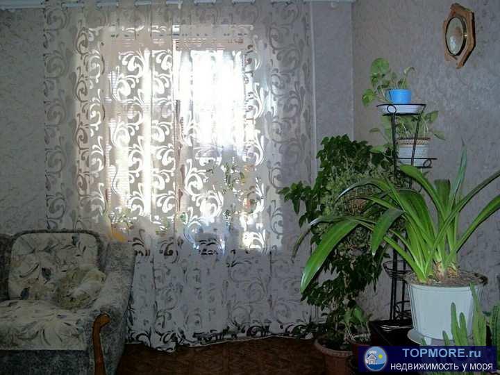 Продается двухкомнатная квартира в центре Севастополя, на Адмирала Октябрьского. Дом построен из натурального камня,... - 1