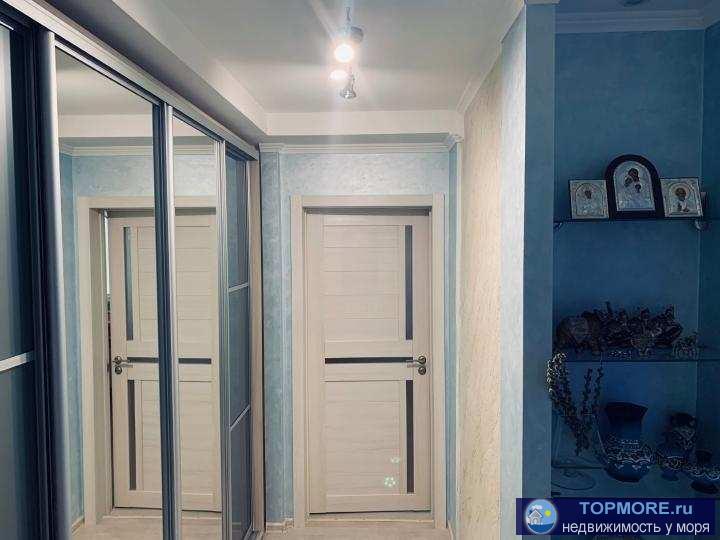 Продается двухкомнатная квартира на проспекте Гагарина в Севастополе на втором этаже пятиэтажного дома. Квартира... - 2