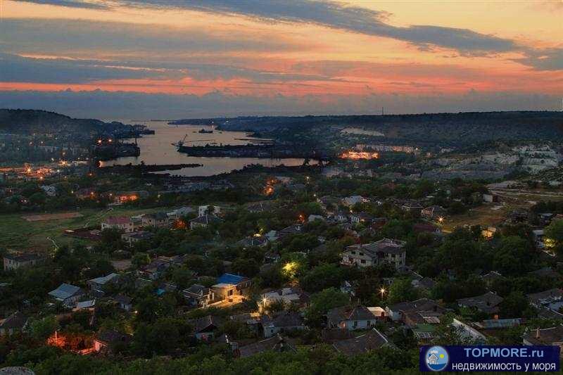 Продается трехкомнатная квартира в Инкермане. В квартире сделан ремонт, заходи и живи!! Рядом поликлиника школа,... - 1