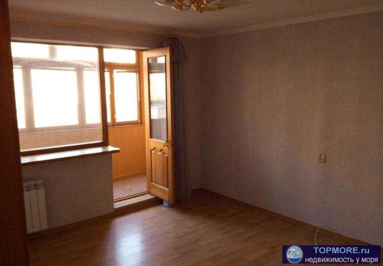  Продается отличная трехкомнатная квартира на северной стороне Севастополя.Квартира с оборудованной кухней,... - 1