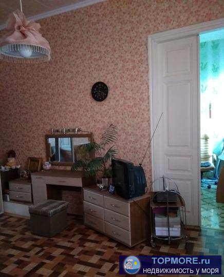 Продажа / Квартиры, Симферополь, Ефремова улица, 3 720 000 р. Продается четырехкомнатная просторная квартира в старинном доме в 'Старом городе', с высокими потолками и толстыми...