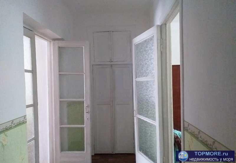 Продается 2х комнатная квартира с мебелью в тихом районе Симферополя. Первый высокий этаж. Полностью заменена система... - 1