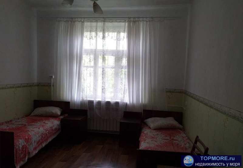 Продается 2х комнатная квартира с мебелью в тихом районе Симферополя. Первый высокий этаж. Полностью заменена система... - 2