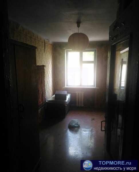 Предлагается к продаже трехкомнатная квартира в Севастополе, на Северной стороне (пл. Захарова).   Квартира светлая,... - 2