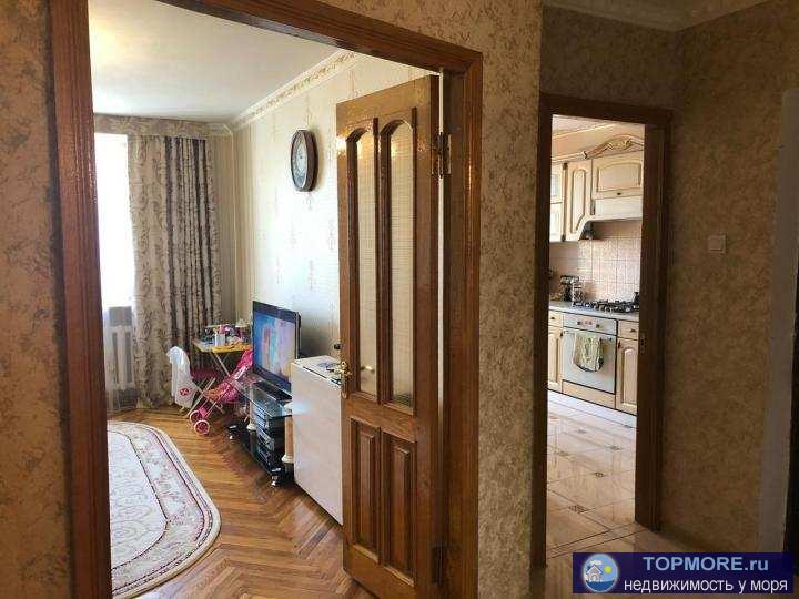 Продается трехкомнатная  квартира по ул. Севастопольская. Удобное расположение комнат,дорогой и качественный ремонт...