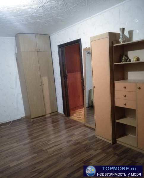 Продается однокомнатная просторная квартира по ул. Гоголя/Дзюбанова, угловая, очень теплая, ламинат, м/п окна, новая...