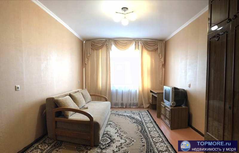 Продается 3-х комнатная квартира в спальном районе на ул. Балаклавская.  Просторная 74 кв. м. Жилые комнаты...