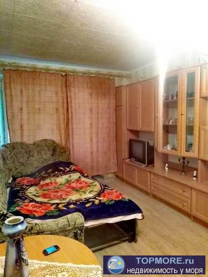 Продается 1- комнатная квартира в спальном районе на ул. Кечкеметская. Просторная 32 кв. м. светлая комната 17,2 кв.... - 1