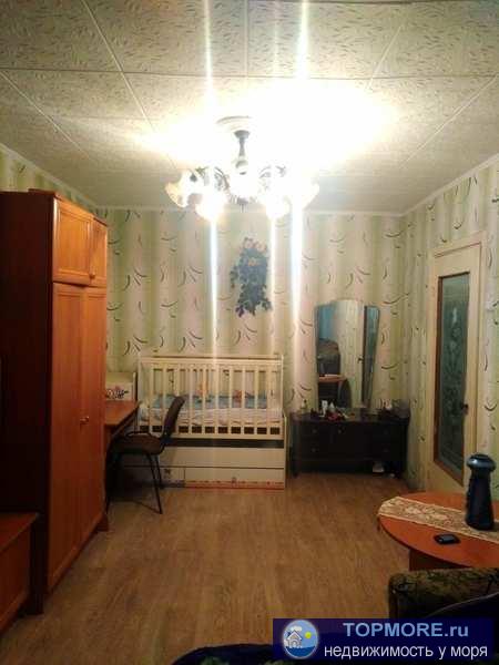 Продается 1- комнатная квартира в спальном районе на ул. Кечкеметская. Просторная 32 кв. м. светлая комната 17,2 кв.... - 2