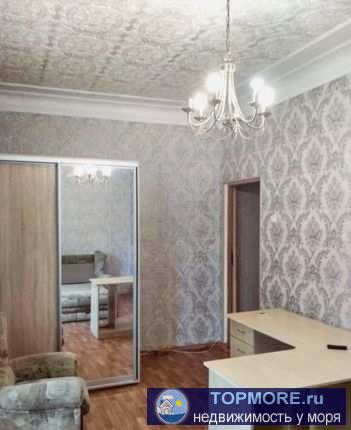 Продается 2- комнатная квартира 'сталинка' в центре города. Общая площадь 47 кв. м.  Жилые комнаты изолированные....